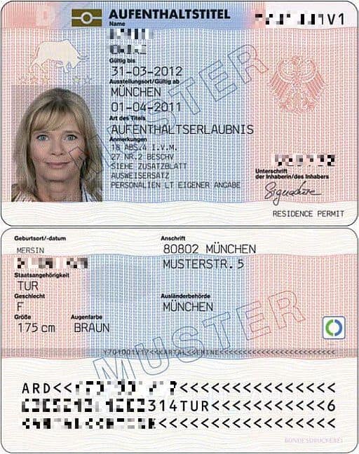 Expat-Fachkraft bei der Arbeit in Deutschland